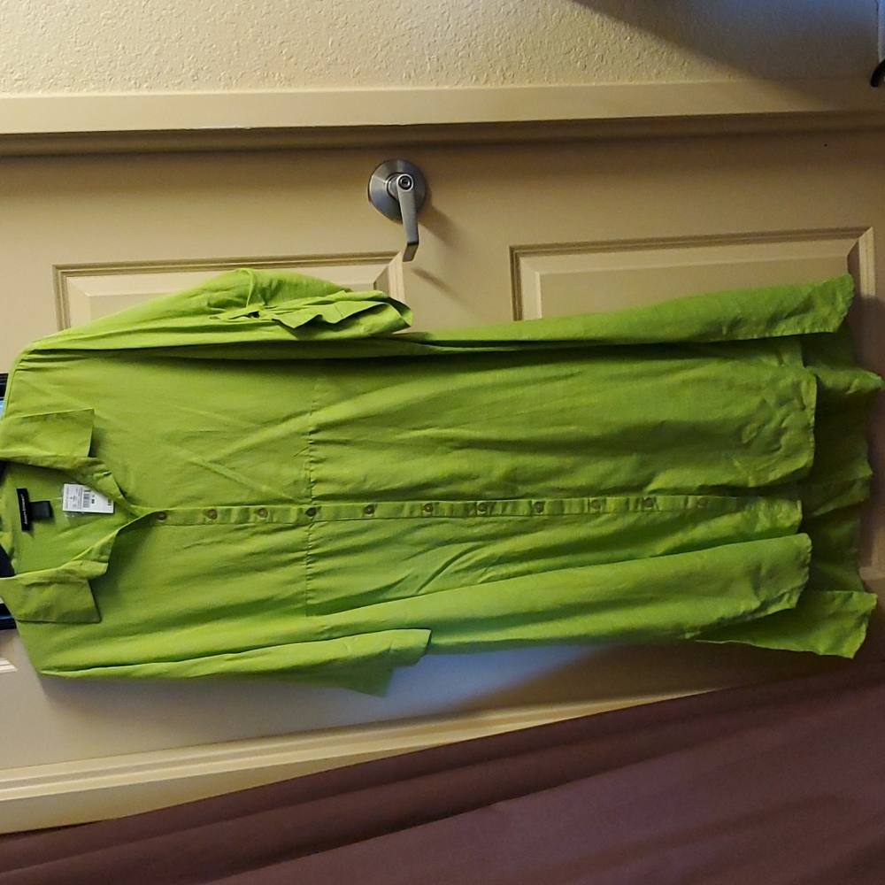 Long hi-low dress with button sleeve